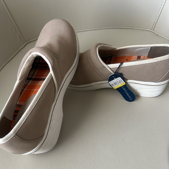 Croft&Barrow. sole (sense)ability ladies, slip on,,size 9 never used ￼ - Picture 1 of 16